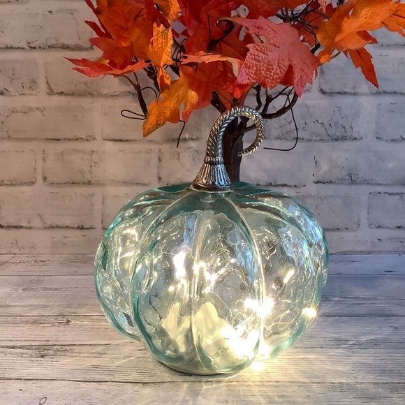 Glass LED Light Up Pumpkin - Picture 4 of 7